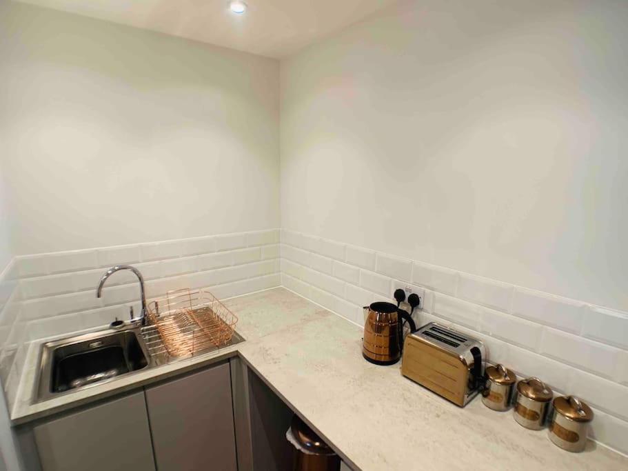 Lovely Central Bournemouth Flat 10 Minute To Beach Apartment ภายนอก รูปภาพ